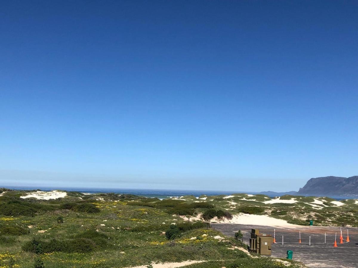 Cape Capsules Hotel Muizenberg Exterior photo